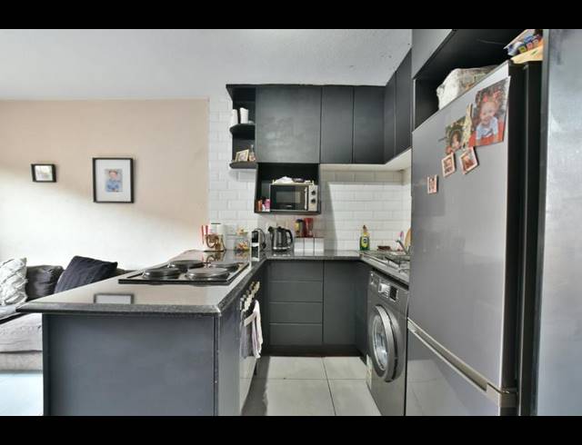 2 BEDROOM APARTMENT FOR SALE IN NEW REDRUTH